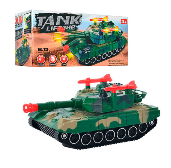 Игрушечный танк с ракетами на батарейках
