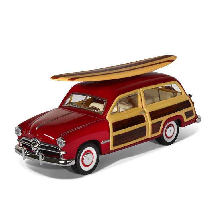Модель машины 'Kinsmart' Ford Woody 1949 Wagon with surfboard