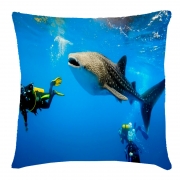 Подушка с 3Д принтом "Дайвинг и тигровая акула"