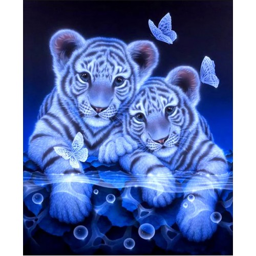 Картина алмазами без подрамника 'Белые тигрята с бабочками'