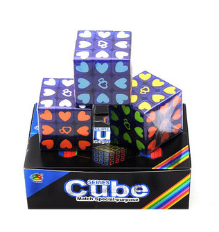 Кубик Рубика с сердечками