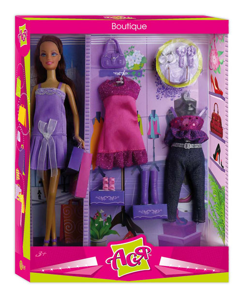Кукла модница с гардеробом из бутика