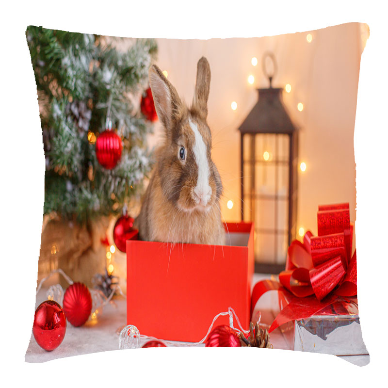 Подушка 3D новорічна 'Кролик у коробці'