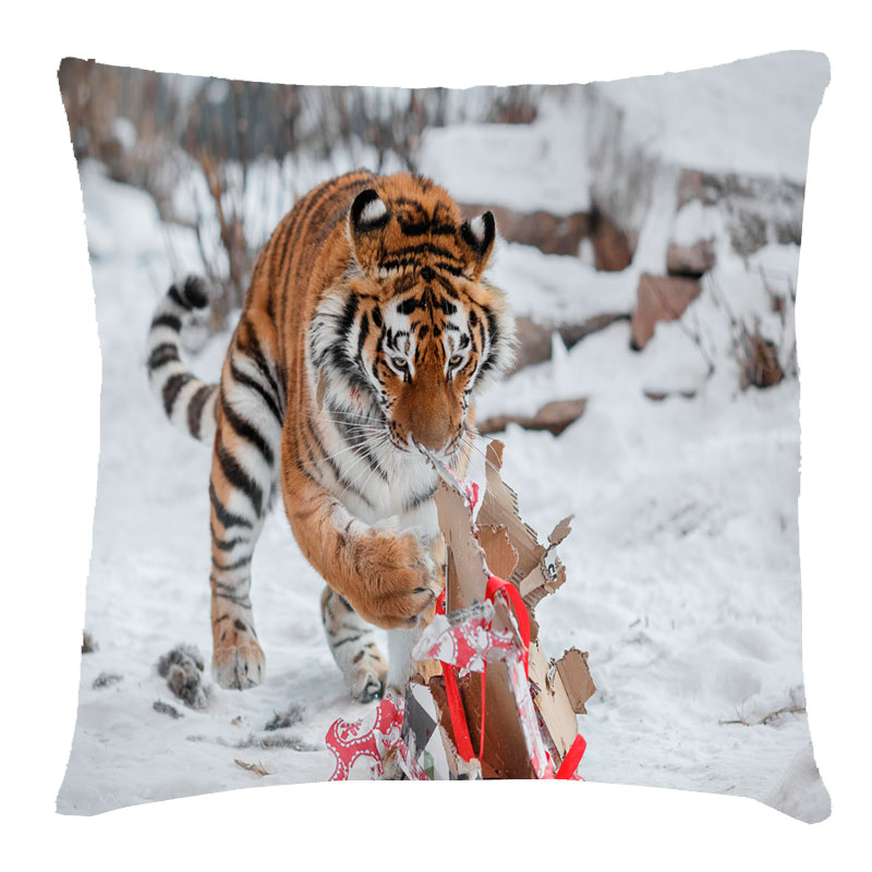 Подушка 'Подарок для тигра'