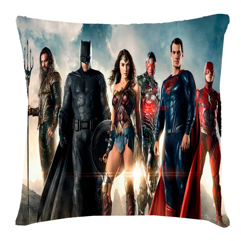 Подушка с принтом 'Супергерои'