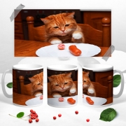 Чашка  "Кот ест сосиску"