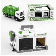 Гараж с рацией и машина мусоровоз