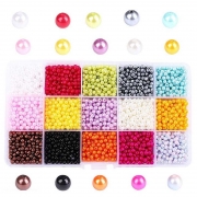 Набір бісеру в пластиковому боксі