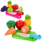 Набор игрушечных овощей на липучке