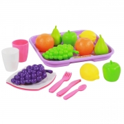 Набор игрушечных продуктов с посудой