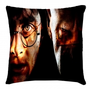 Подушка с принтом Гарри Поттер и Темный Лорд